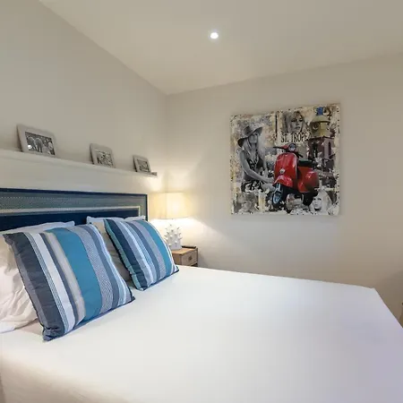 La Pausa, Avec Jardin *